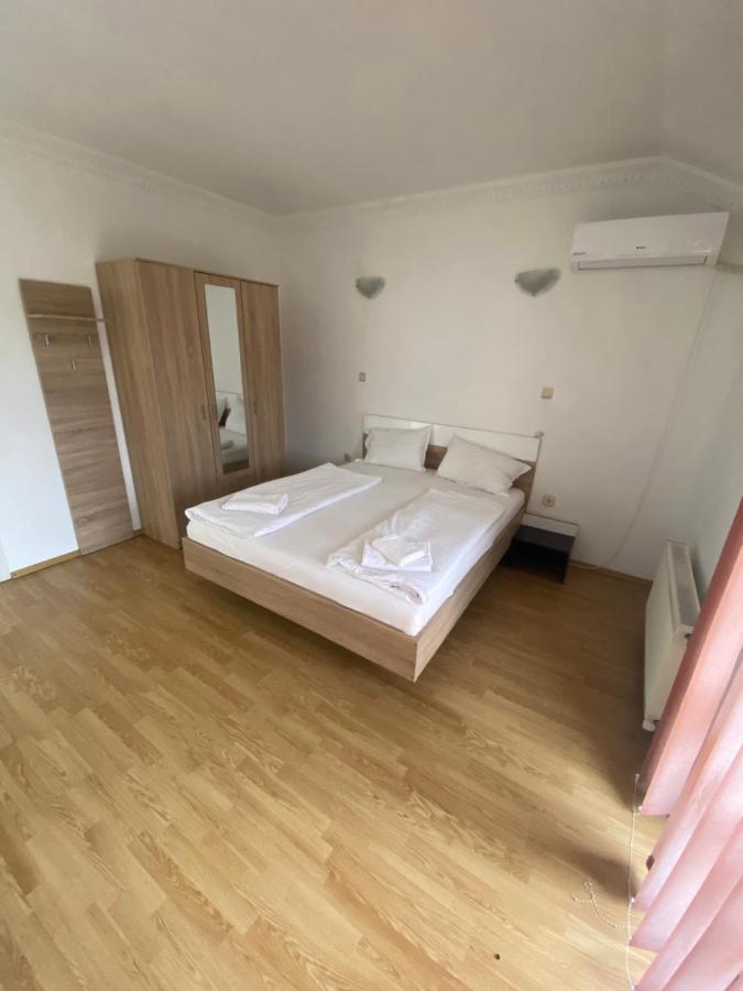 Vila Hubert Băile Felix Esterno foto